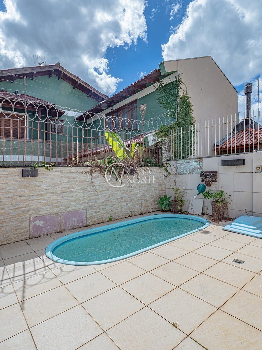 Casa à venda com 3 quartos, 224m², 1 suíte, 3 vagas, Avenida Ecoville no bairro Sarandi em Porto Alegre