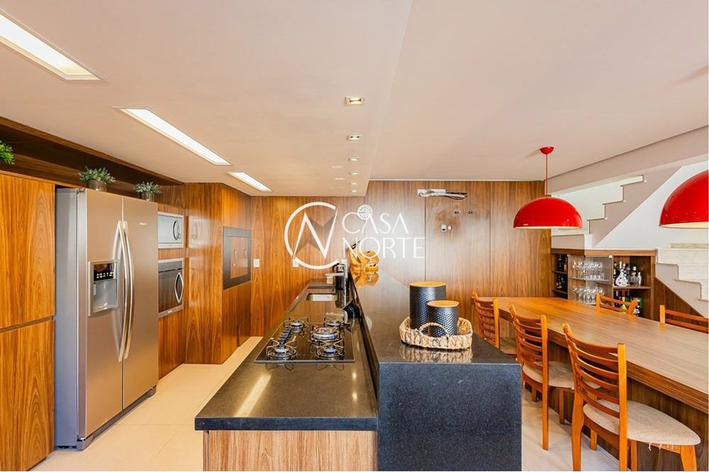 Casa à venda com 3 quartos, 250m², 1 suíte, 2 vagas, Rua das Caravelas no bairro Jardim Europa em Porto Alegre