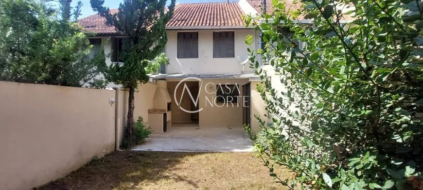 Casa de Condomínio à venda com 3 quartos, 106m², 1 suíte, 2 vagas, Rua Manoel Lopes Meirelles no bairro Jardim Itu-Sabará em Porto Alegre