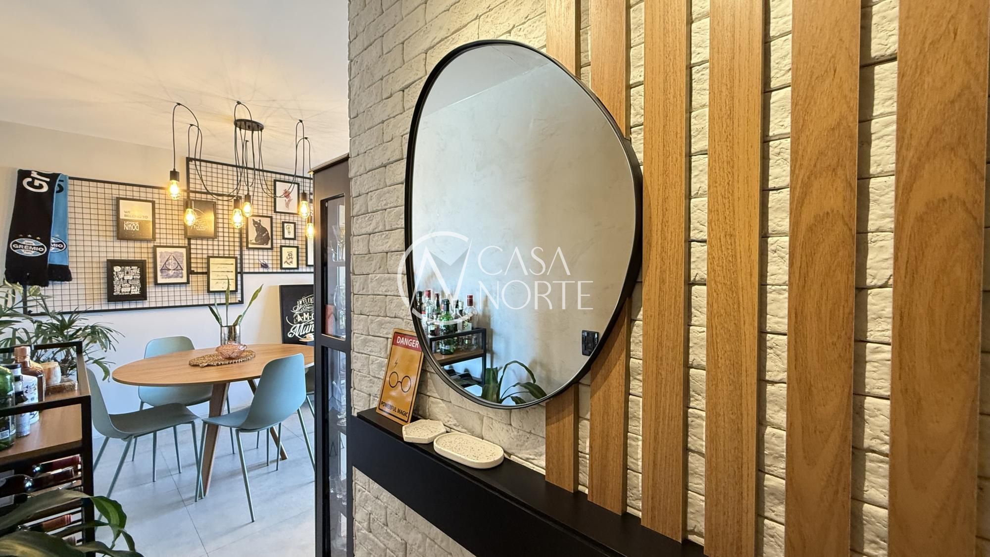 Apartamento à venda com 2 quartos, 64m², 1 vaga, Avenida Polônia no bairro São Geraldo em Porto Alegre