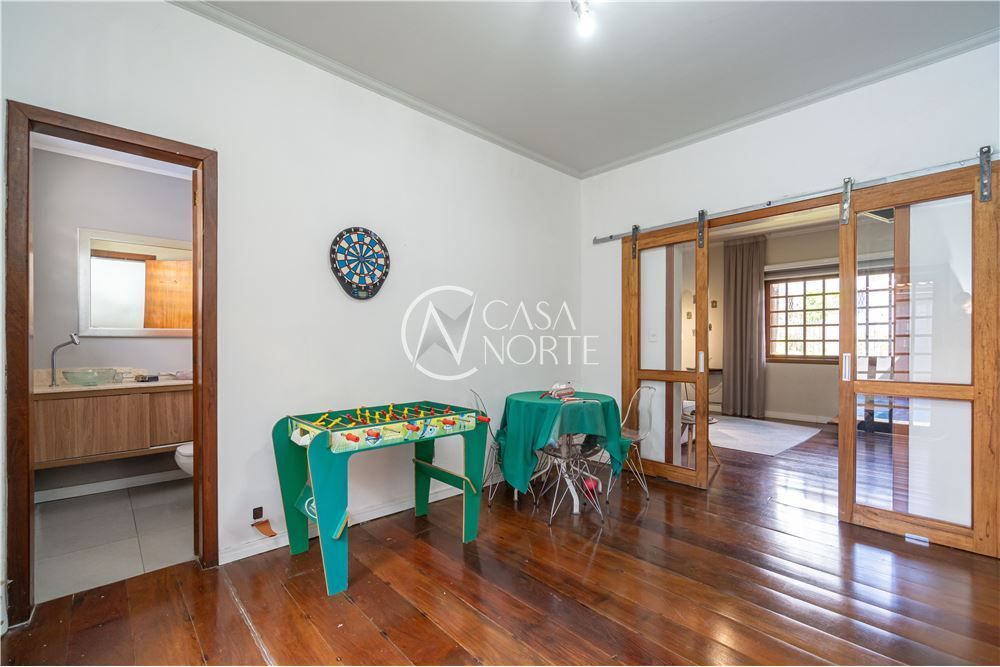 Casa à venda com 4 quartos, 300m², 1 suíte, 3 vagas, Paulo Bento Lobato no bairro Jardim Lindóia em Porto Alegre