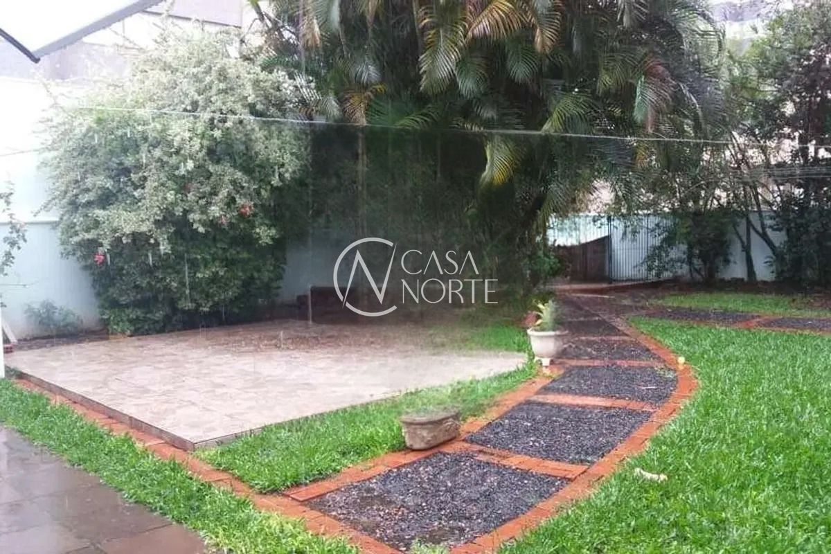 Casa à venda com 3 quartos, 194m², 1 suíte, 2 vagas, Rua Vitório Francisco Giordani no bairro Jardim Itu em Porto Alegre