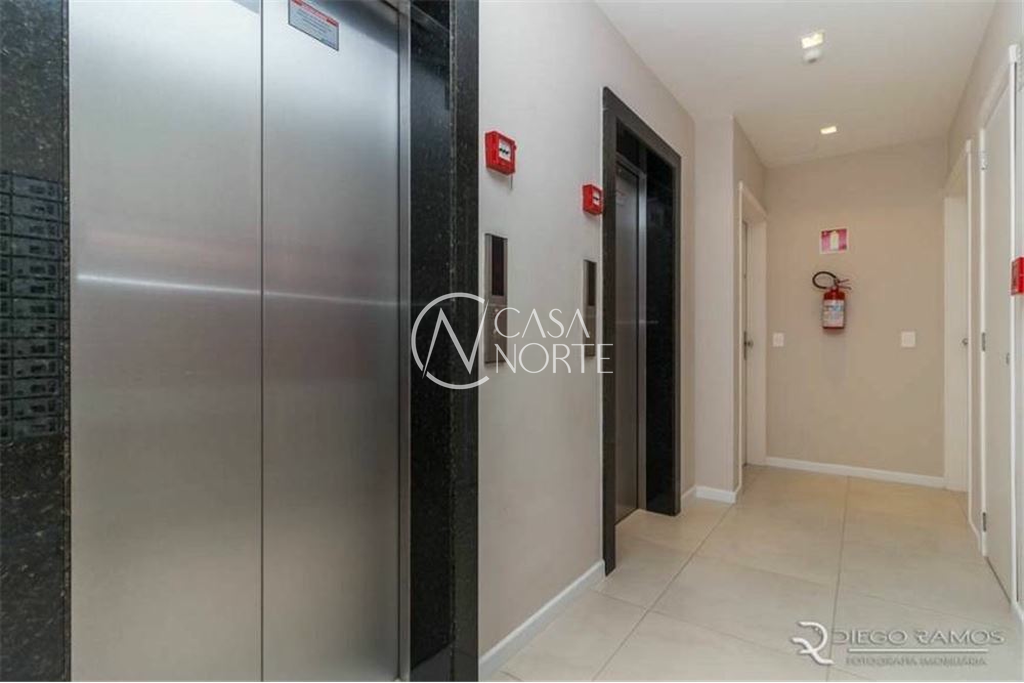 Apartamento à venda com 3 quartos, 75m², 1 suíte, 1 vaga, Attílio Bilíbio no bairro Jardim Carvalho em Porto Alegre