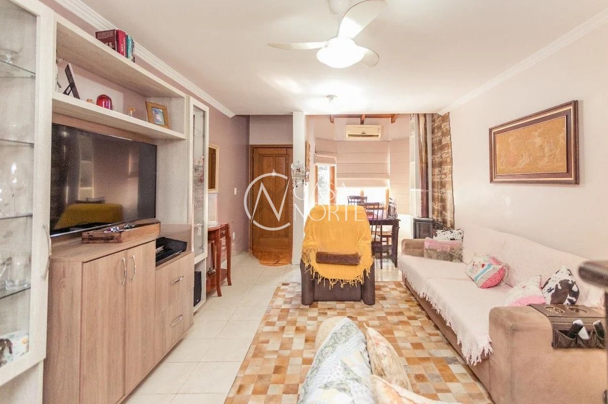 Casa à venda com 3 quartos, 111m², 1 suíte, 2 vagas, Rua Elias Bothome no bairro Jardim Itu em Porto Alegre