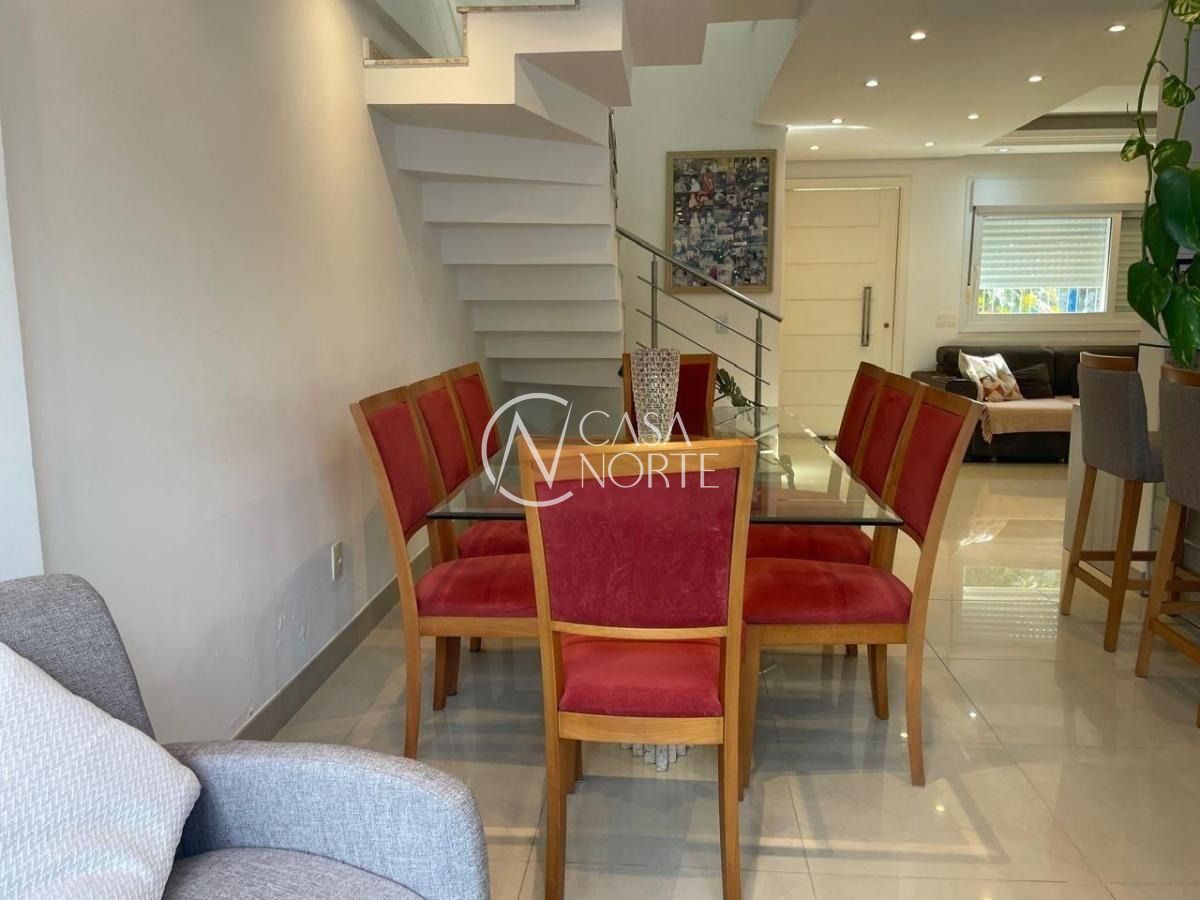 Casa à venda com 3 quartos, 234m², 1 suíte, 6 vagas, Avenida Benno Mentz no bairro Vila Ipiranga em Porto Alegre