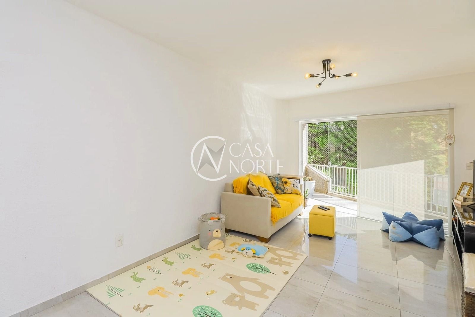 Cobertura à venda com 3 quartos, 228m², 1 suíte, 2 vagas, Rua Luiz Cosme no bairro Passo da Areia em Porto Alegre