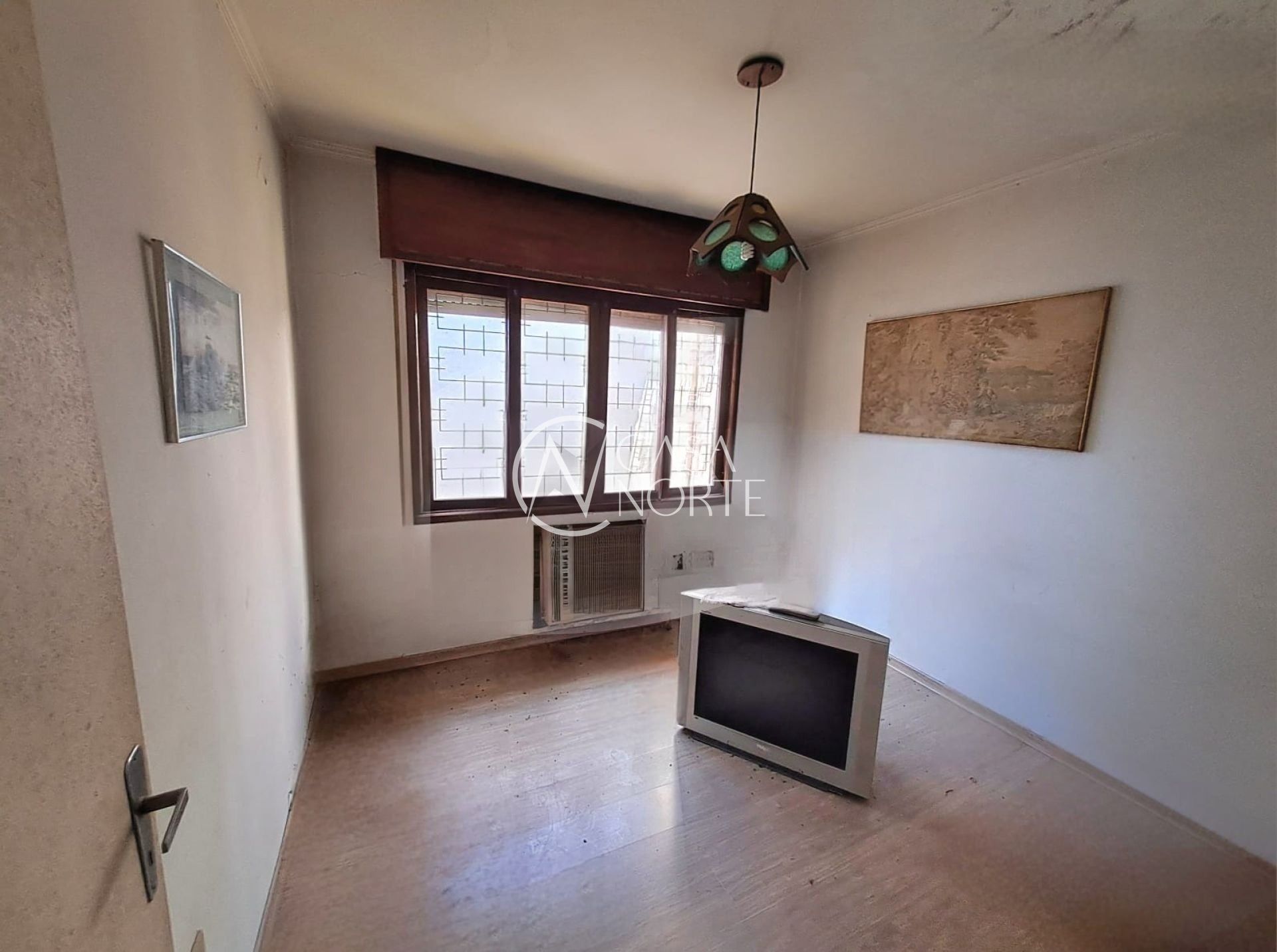 Casa à venda com 3 quartos, 211m², 1 suíte, 4 vagas, Avenida Benno Mentz no bairro Vila Ipiranga em Porto Alegre