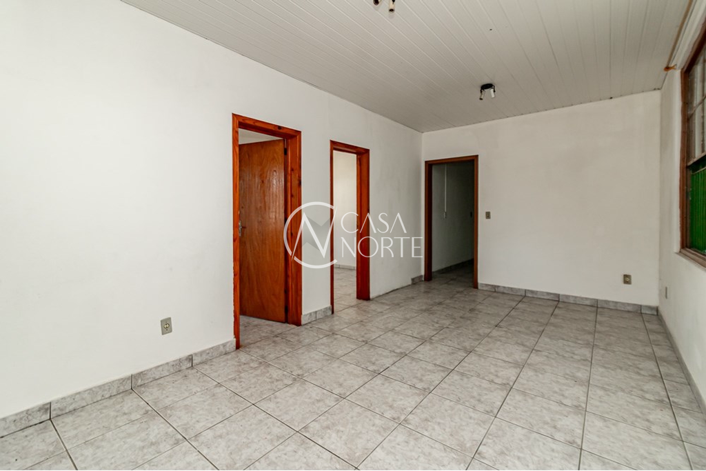 Casa à venda com 3 quartos, 70m², 12 vagas, Travessa São Pedro no bairro Vila Ipiranga em Porto Alegre