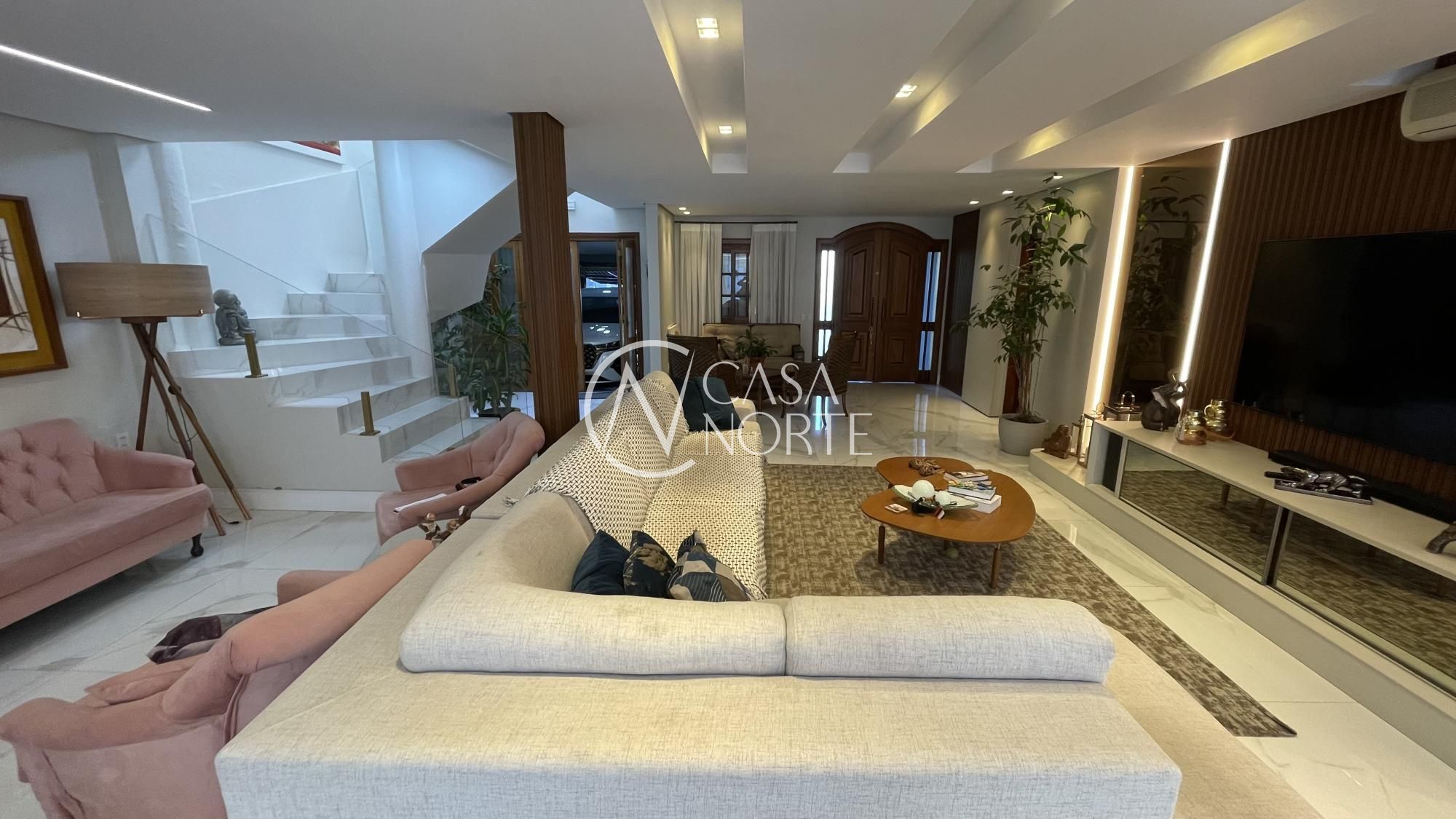 Casa à venda com 3 quartos, 300m², 1 suíte, 4 vagas, Avenida Professor Paula Soares no bairro Jardim Itu em Porto Alegre