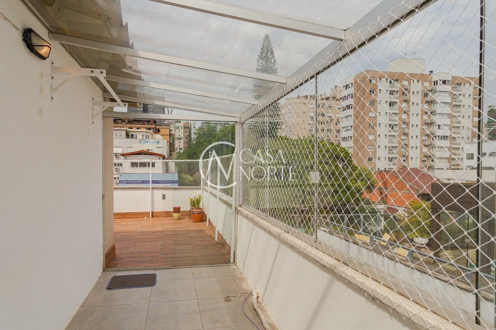 Cobertura à venda com 2 quartos, 157m², 1 vaga, Rua Tenente-Coronel Fabrício Pilar no bairro Mont Serrat em Porto Alegre