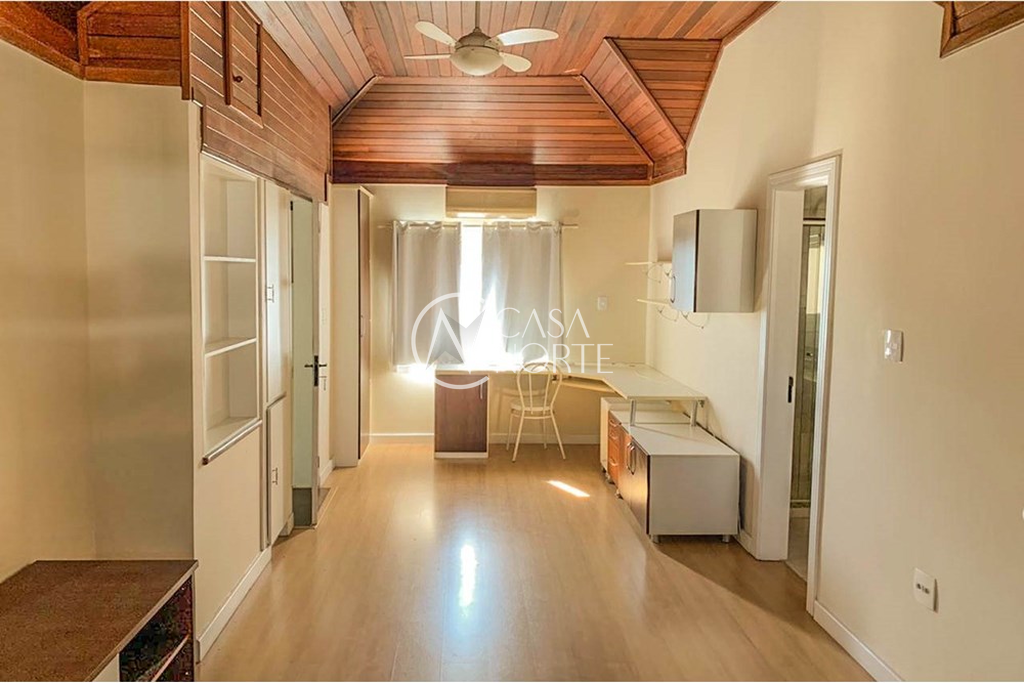 Casa de Condomínio à venda com 3 quartos, 212m², 2 suítes, Licinio Cardoso no bairro Chácara das Pedras em Porto Alegre