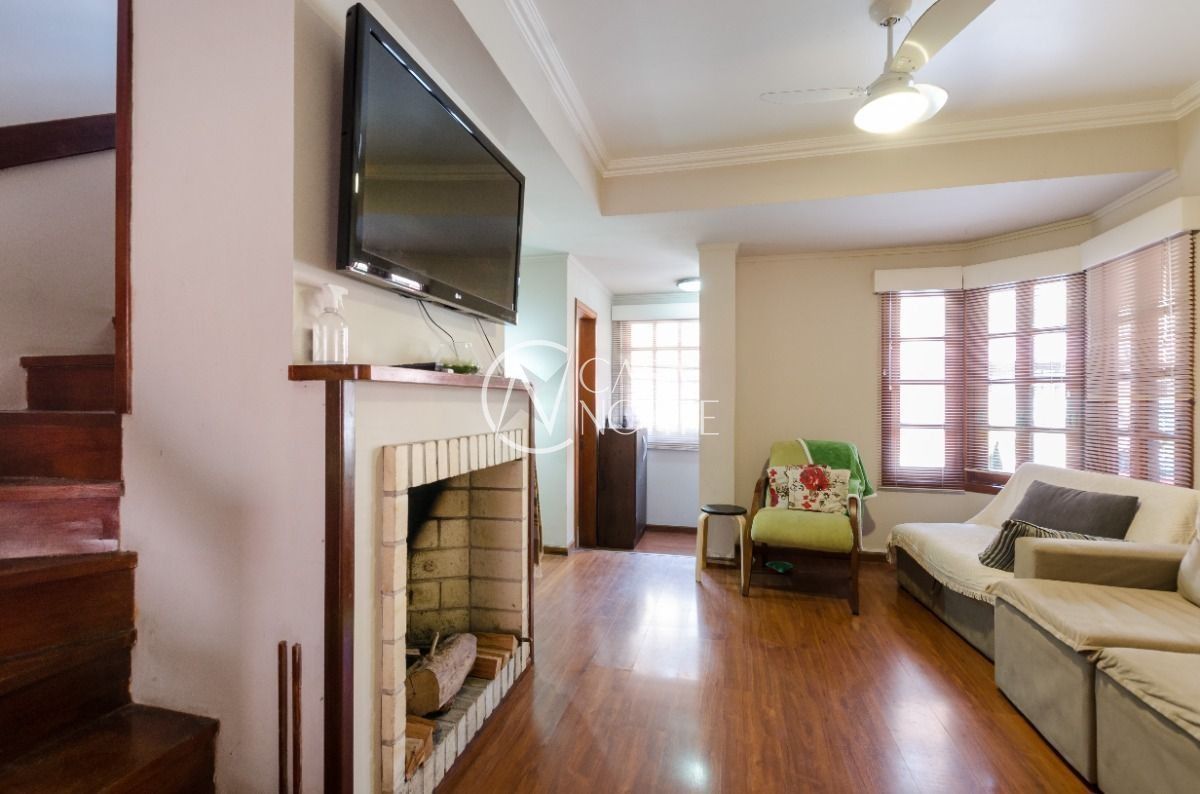 Casa de Condomínio à venda com 3 quartos, 173m², 1 suíte, 2 vagas, Avenida Coronel Marcos no bairro Pedra Redonda em Porto Alegre