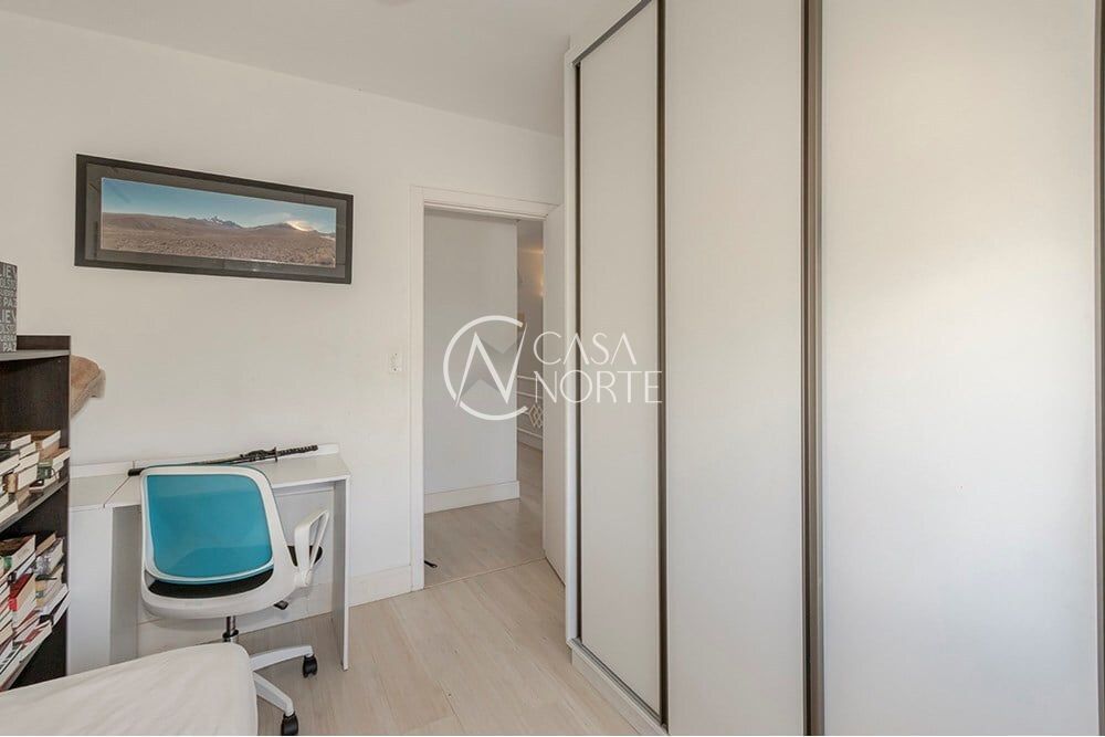 Casa à venda com 4 quartos, 132m², 2 suítes, 2 vagas, Rua Chácara das Nascentes no bairro Lomba do Pinheiro em Porto Alegre