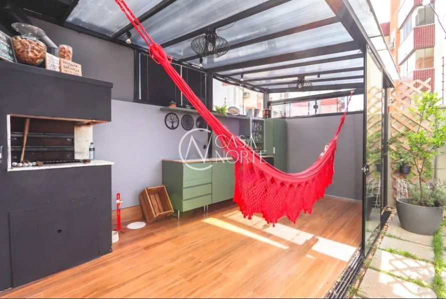 Casa de Condomínio à venda com 3 quartos, 210m², 3 suítes, 3 vagas, João Francisco Martins no bairro Jardim Planalto em Porto Alegre