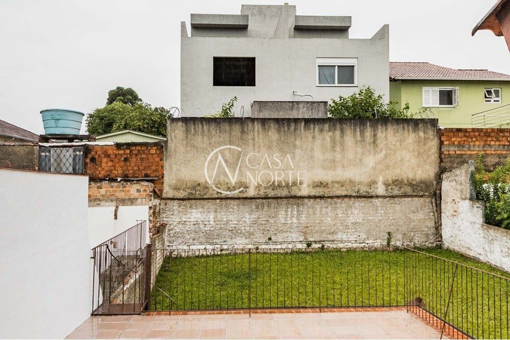 Casa à venda com 3 quartos, 329m², 1 suíte, 2 vagas, Bispo Sardinha no bairro Vila Ipiranga em Porto Alegre