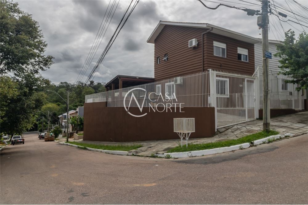 Casa à venda com 3 quartos, 109m², 1 suíte, 3 vagas, Derocy Peres da Palma no bairro Lomba do Pinheiro em Porto Alegre