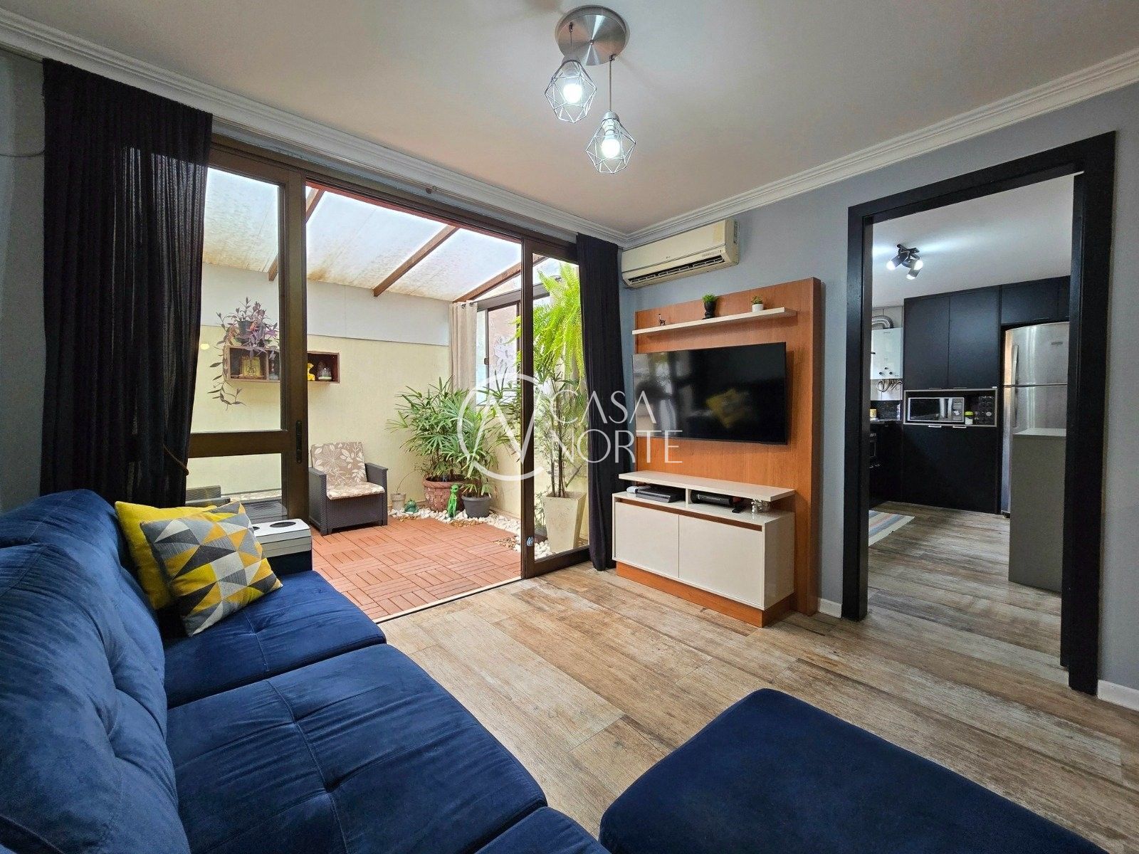 Apartamento à venda com 2 quartos, 73m², 1 suíte, 1 vaga, Rua Ariovaldo Pinheiro no bairro Passo da Areia em Porto Alegre