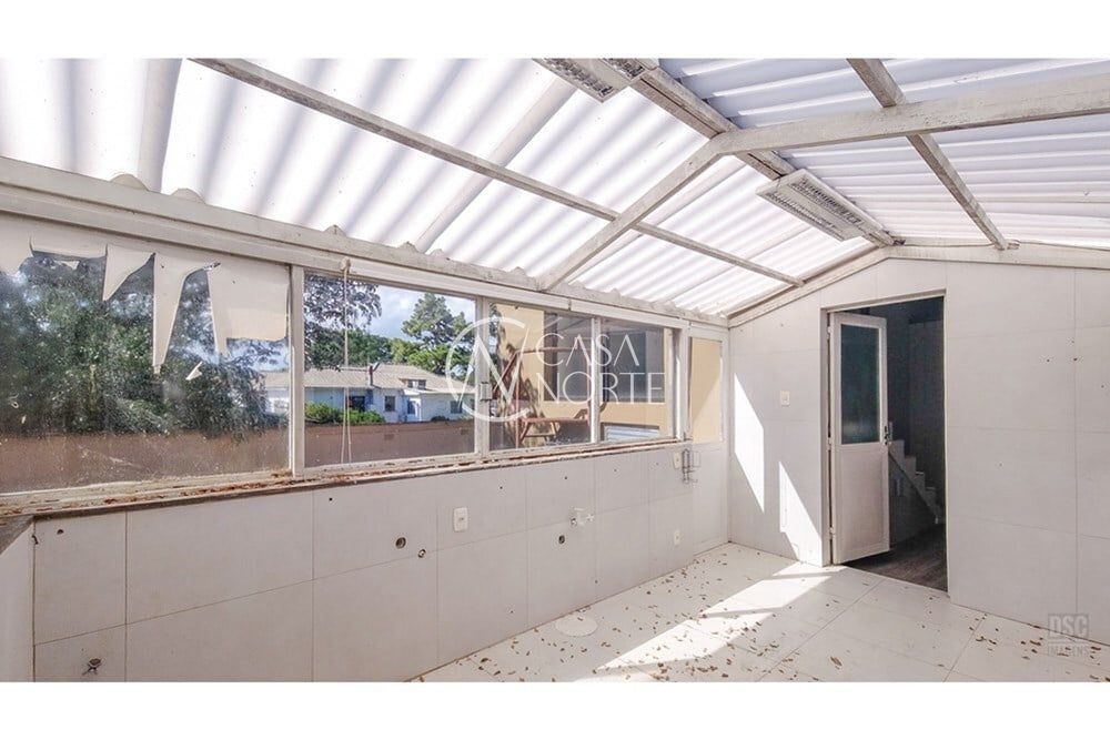 Casa à venda com 8 quartos, 1278m², 3 suítes, 30 vagas, Professor Oscar Pereira no bairro Glória em Porto Alegre