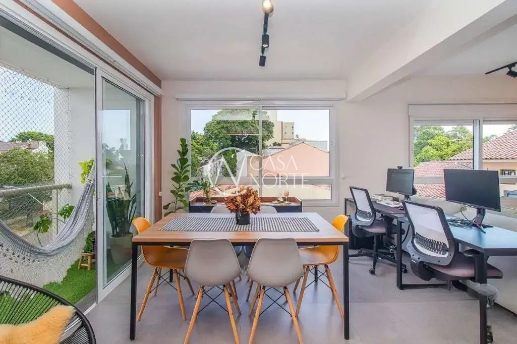 Apartamento à venda com 2 quartos, 67m², 1 suíte, 1 vaga, Avenida Brasília no bairro Vila Ipiranga em Porto Alegre