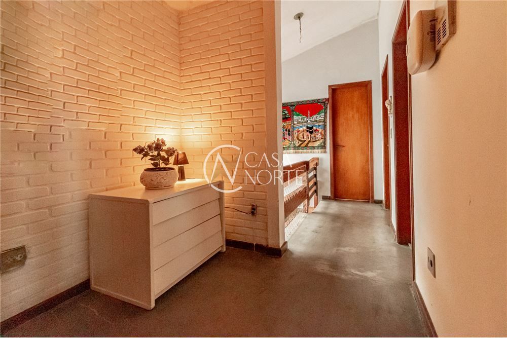 Casa à venda com 6 quartos, 390m², 2 suítes, 5 vagas, Alcides Gonzaga no bairro Boa Vista em Porto Alegre