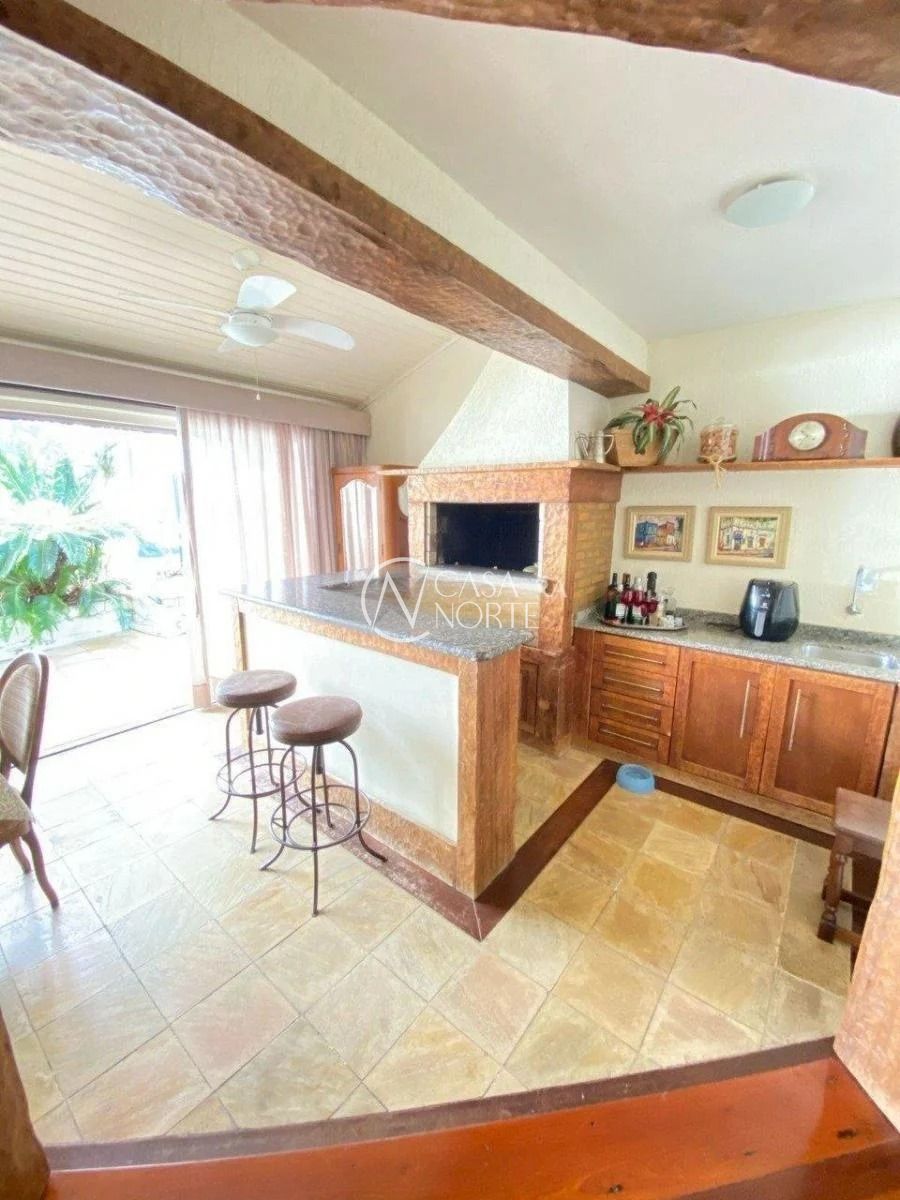 Casa de Condomínio à venda com 3 quartos, 165m², 1 suíte, 2 vagas, Rua Manoel Lopes Meirelles no bairro Jardim Sabará em Porto Alegre