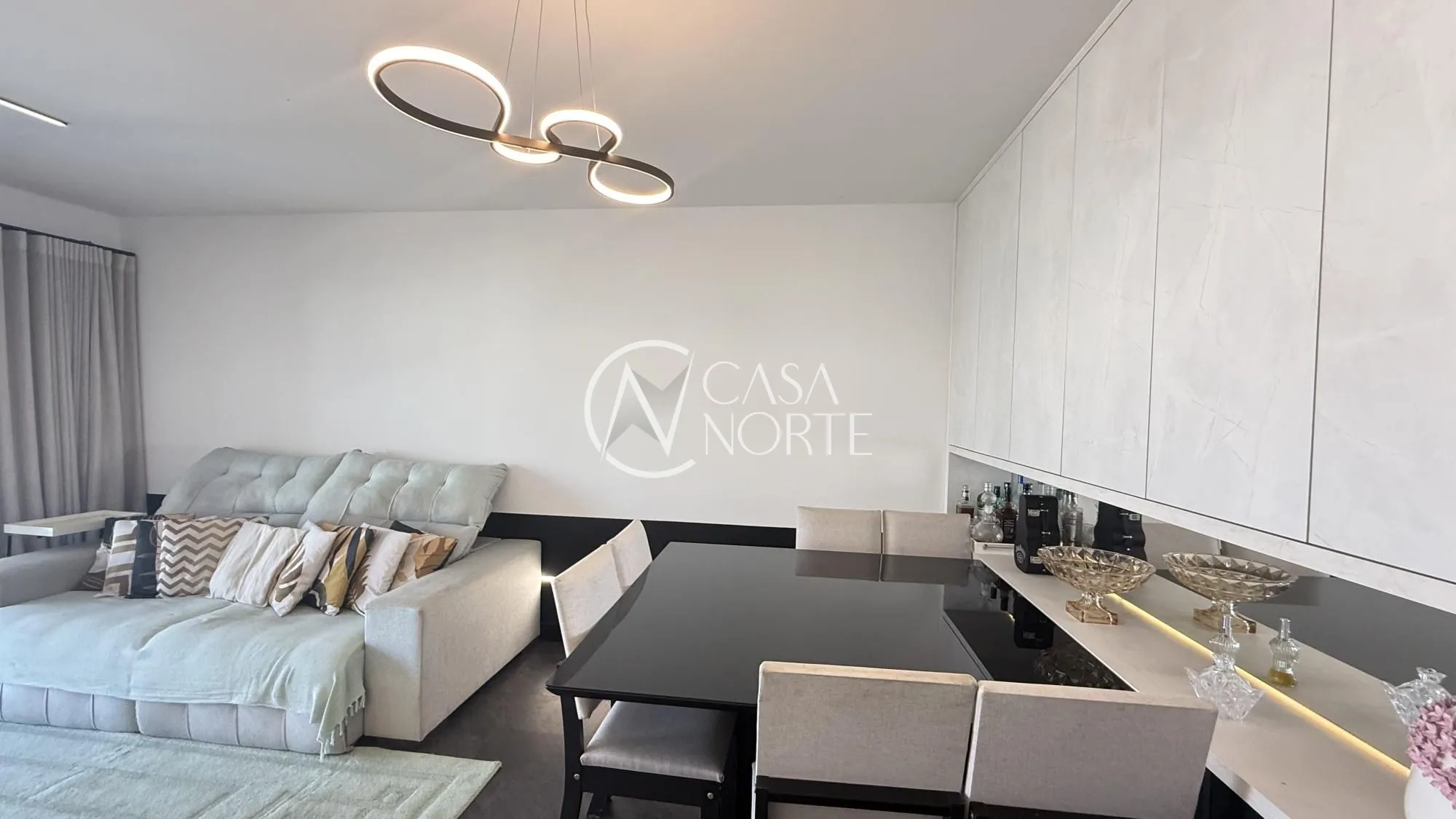 Apartamento à venda com 2 quartos, 94m², 2 suítes, 2 vagas, Avenida Ijuí no bairro Petrópolis em Porto Alegre