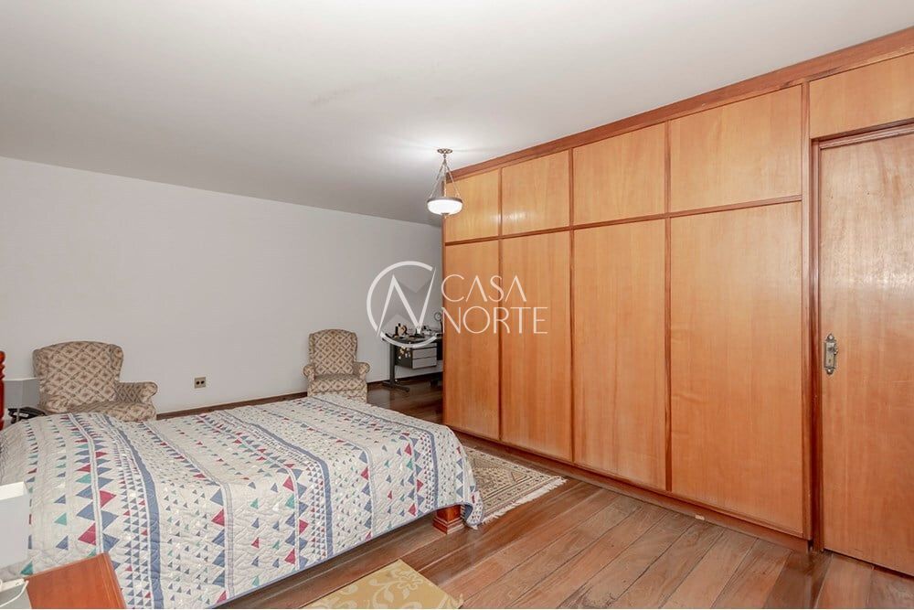 Casa à venda com 4 quartos, 388m², 2 suítes, 4 vagas, Rua Professora Lucy Maria Soares Santos no bairro Jardim Itu em Porto Alegre