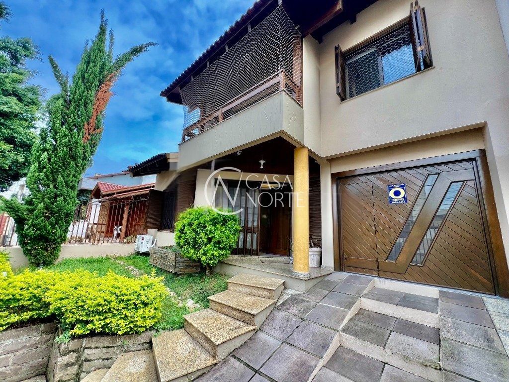 Casa à venda com 4 quartos, 365m², 3 suítes, 8 vagas, Rua Juruá no bairro Cristo Redentor em Porto Alegre