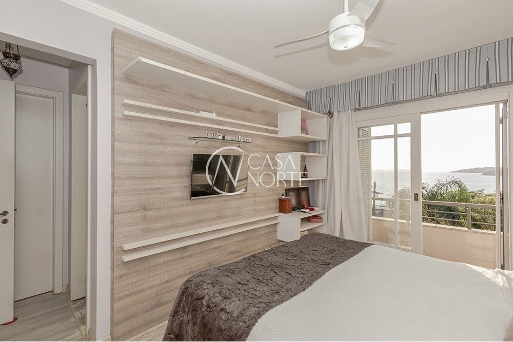 Casa à venda com 3 quartos, 304m², 1 suíte, 4 vagas, Charruas no bairro Espírito Santo em Porto Alegre