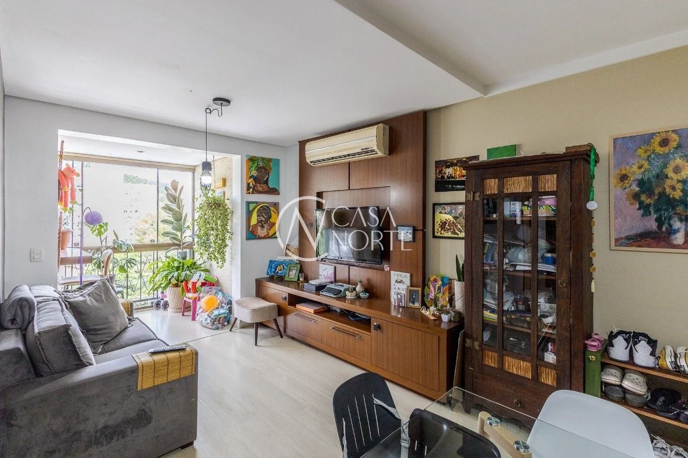 Apartamento à venda com 3 quartos, 78m², 1 suíte, 1 vaga, Rua Abram Goldsztein no bairro Jardim Carvalho em Porto Alegre