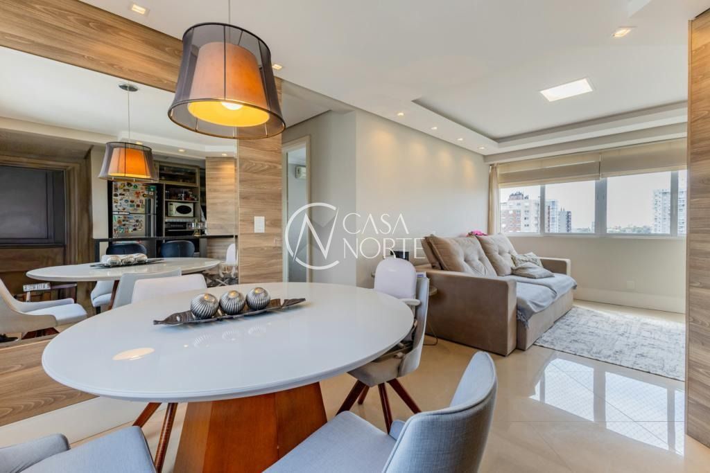 Apartamento à venda com 2 quartos, 65m², 1 suíte, 2 vagas, Rua Roque Calage no bairro Passo da Areia em Porto Alegre