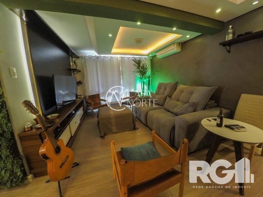 Apartamento à venda com 3 quartos, 110m², 1 vaga, Rua Eca de Queiroz no bairro Petrópolis em Porto Alegre