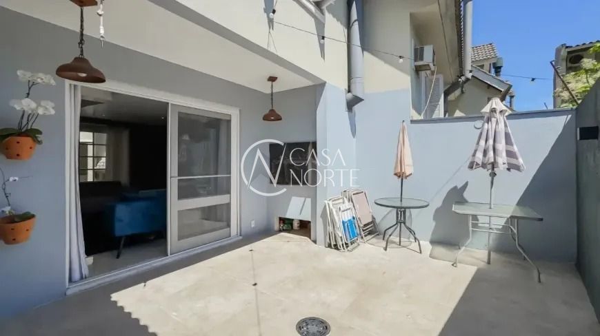 Casa de Condomínio à venda com 4 quartos, 248m², 1 suíte, 2 vagas, Rua Conde da Figueira no bairro Chácara das Pedras em Porto Alegre