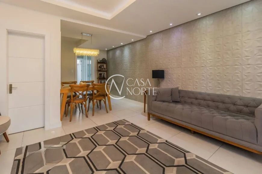 Casa à venda com 3 quartos, 117m², 1 suíte, 2 vagas, Rua Padre Bruno Francisco Durayski no bairro Jardim Itu em Porto Alegre