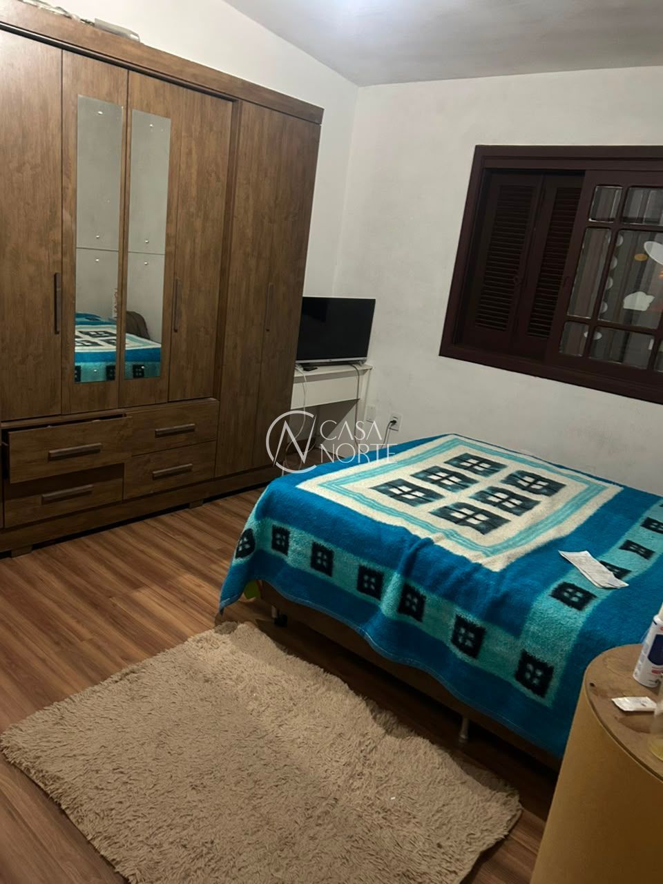 Casa à venda com 3 quartos, 300m², 3 vagas, Rua Theonila Carvalho da Motta no bairro Parque Santa Fé em Porto Alegre
