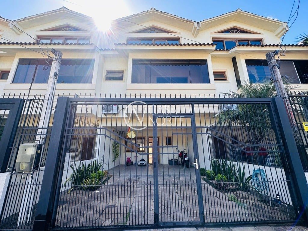 Casa à venda com 3 quartos, 215m², 1 suíte, Fernando Jorge Schneider no bairro Hípica em Porto Alegre