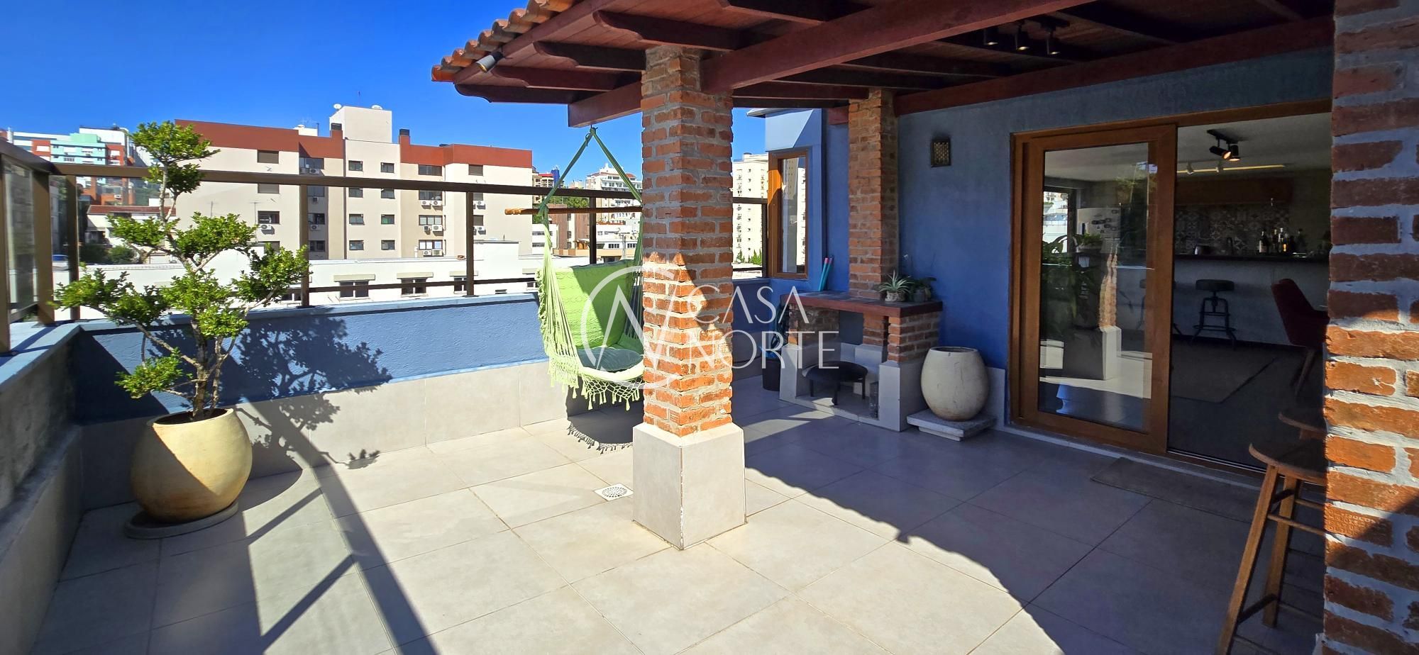 Cobertura à venda com 2 quartos, 131m², 1 suíte, 1 vaga, Avenida Cristóvão Colombo no bairro Higienópolis em Porto Alegre
