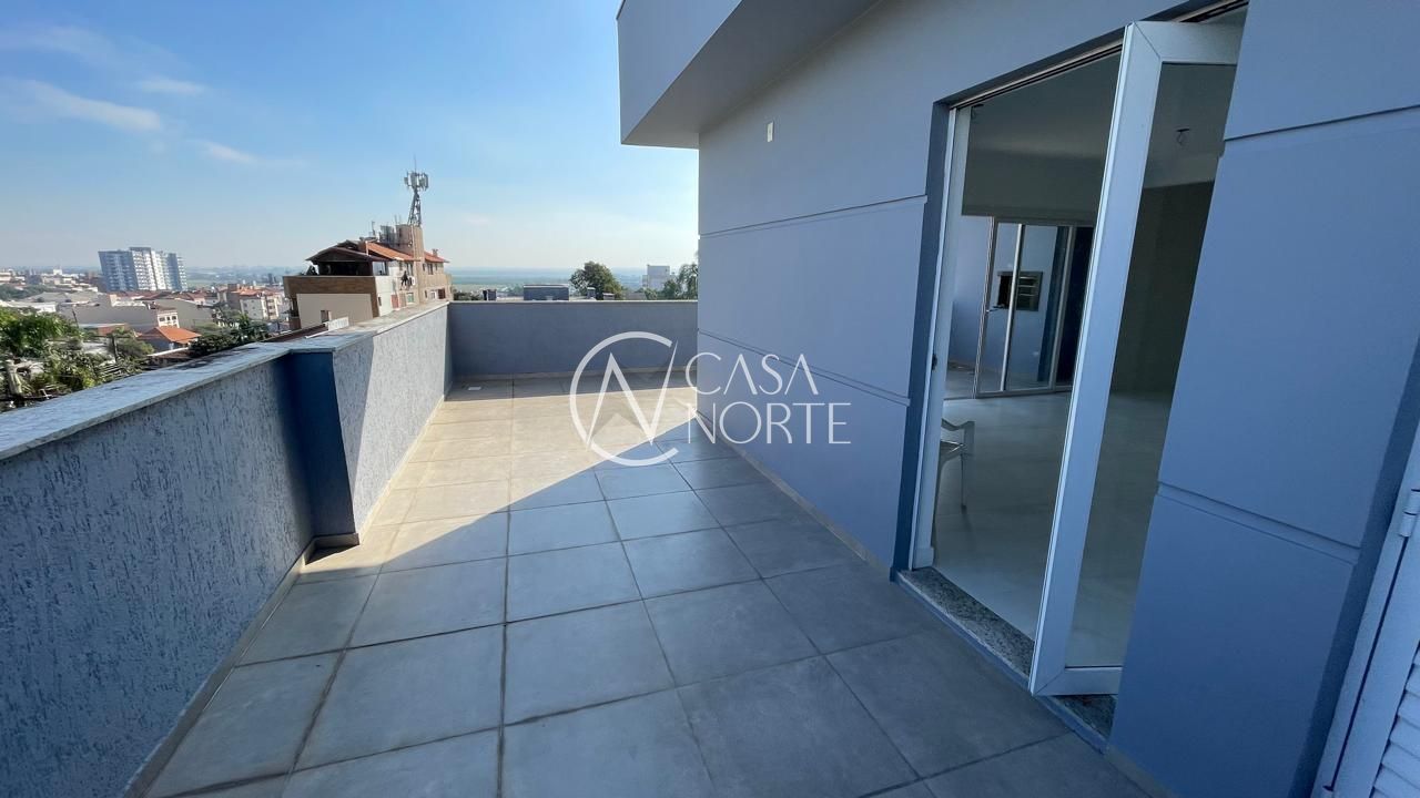 Cobertura à venda com 3 quartos, 121m², 1 suíte, 2 vagas, Rua Presidente Juarez no bairro São Sebastião em Porto Alegre