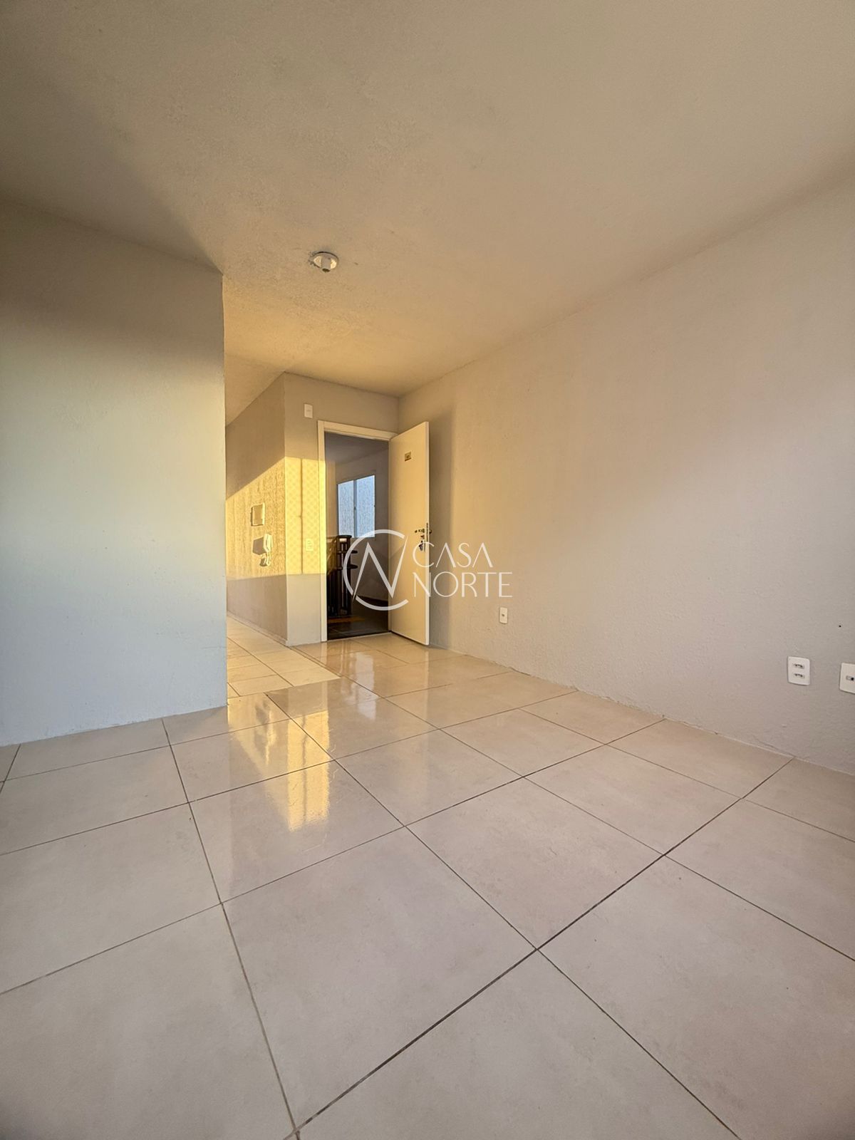 Apartamento à venda com 2 quartos, 41m², 1 vaga, Rua dos Maias no bairro Rubem Berta em Porto Alegre