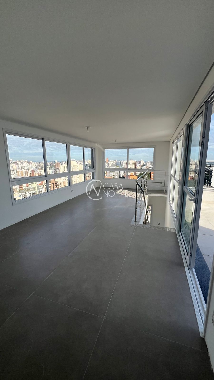Cobertura à venda com 3 quartos, 209m², 3 suítes, 3 vagas, Rua Marquês do Pombal no bairro Moinhos de Vento em Porto Alegre