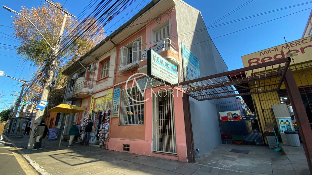 Casa à venda com 4 quartos, 102m², 1 vaga, Santana no bairro Farroupilha em Porto Alegre