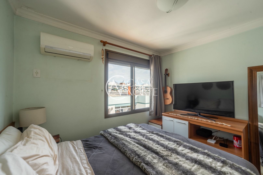 Apartamento à venda com 2 quartos, 65m², 1 suíte, 1 vaga, Bastian no bairro Menino Deus em Porto Alegre