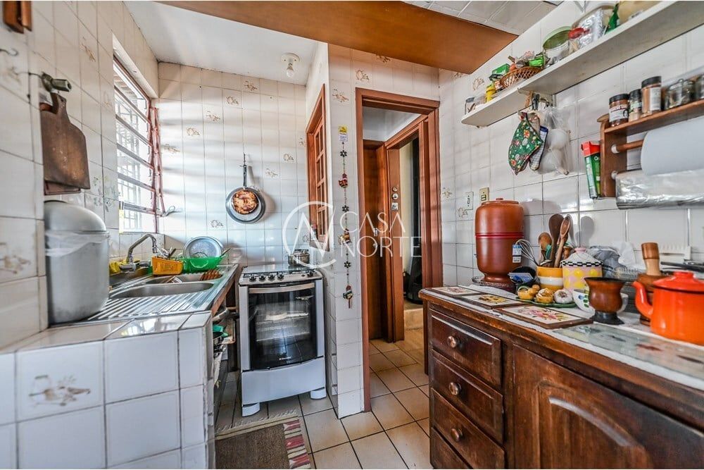 Casa de Condomínio à venda com 4 quartos, 140m², 1 suíte, 4 vagas, Dos Pinheiros no bairro Santa Tereza em Porto Alegre