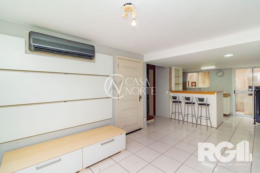 Casa de Condomínio à venda com 3 quartos, 86m², 1 suíte, 1 vaga, Rua Tenente Ary Tarrago no bairro Jardim Itu em Porto Alegre