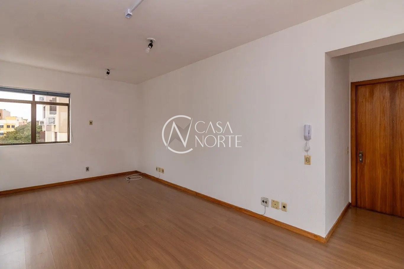 Sala Comercial à venda , 40m², 1 vaga, Rua Barão do Gravataí no bairro Menino Deus em Porto Alegre