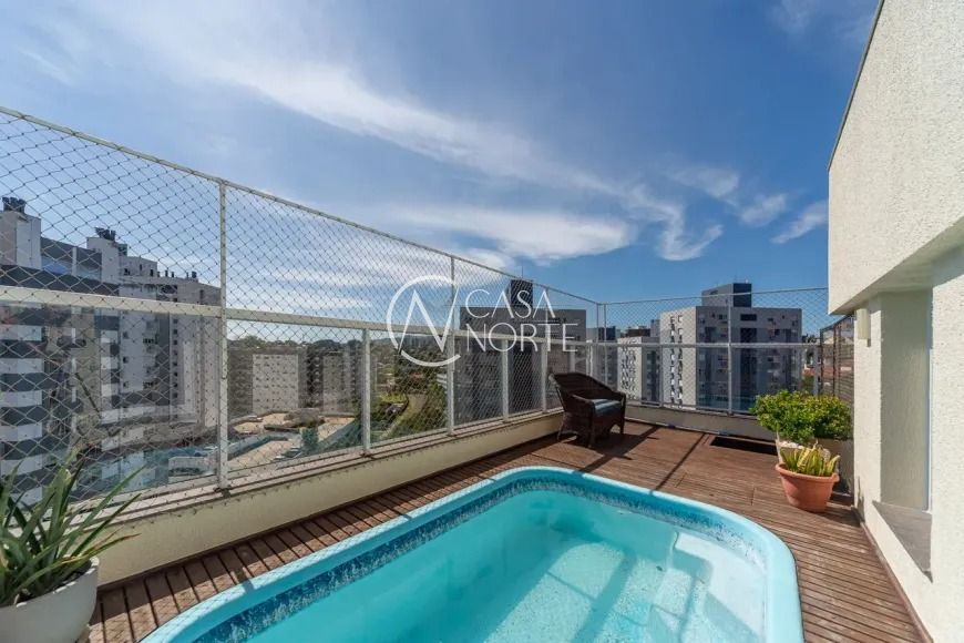 Cobertura à venda com 3 quartos, 158m², 1 suíte, 2 vagas, Rua General Francisco de Paula Cidade no bairro Chácara das Pedras em Porto Alegre