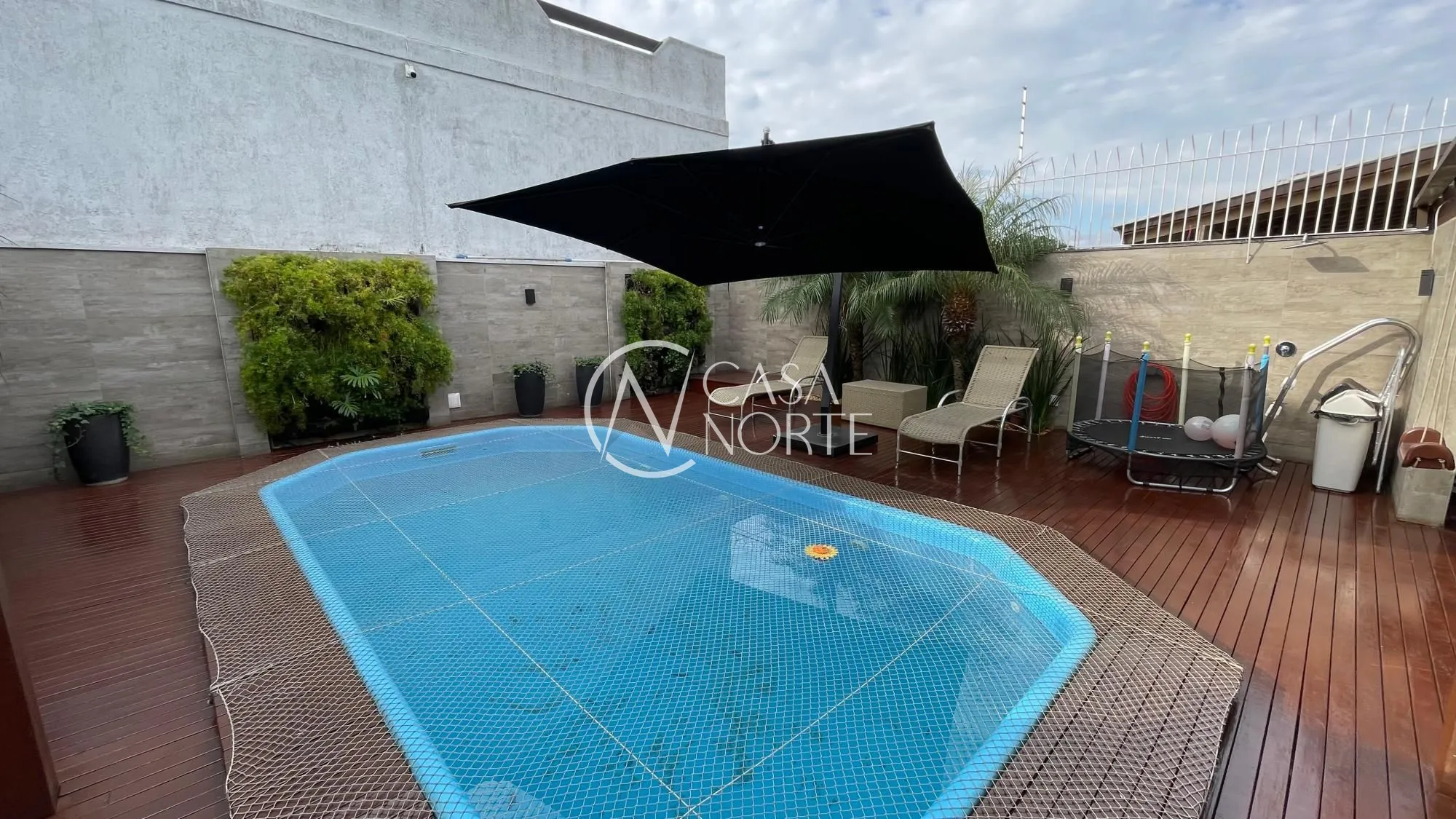 Casa à venda com 3 quartos, 220m², 1 suíte, 3 vagas, Rua Francisca Lechner no bairro Parque Santa Fé em Porto Alegre