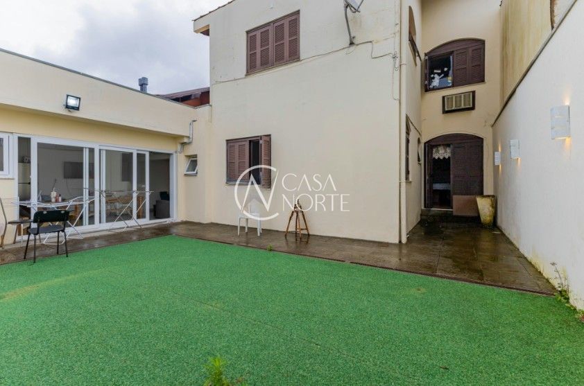 Casa à venda com 4 quartos, 251m², 1 suíte, 3 vagas, Praça Manuel de Macedo no bairro Jardim Sabará em Porto Alegre