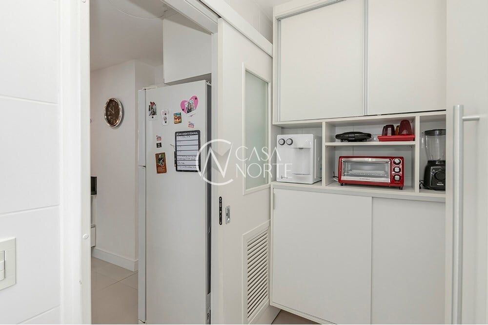 Casa à venda com 3 quartos, 170m², 1 suíte, José Elias Flores no bairro Lomba do Pinheiro em Porto Alegre