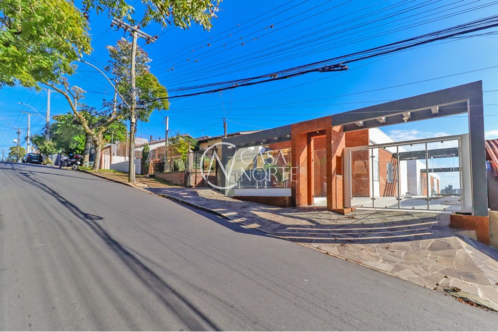 Casa de Condomínio à venda com 2 quartos, 84m², 1 suíte, 1 vaga, Rua Padre João Batista Reus no bairro Tristeza em Porto Alegre
